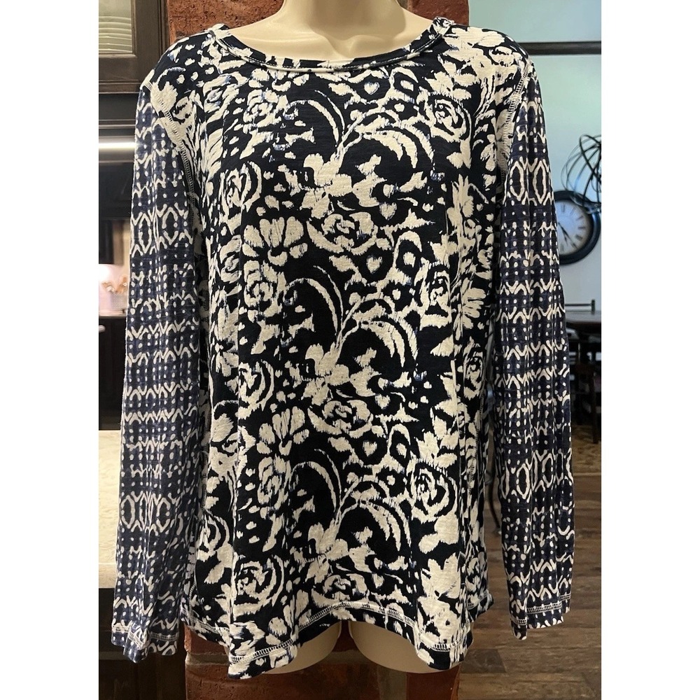 Cino Womens Top L Navy Blue Floral Boho Long Sleeve Tee Shirt Round Neck